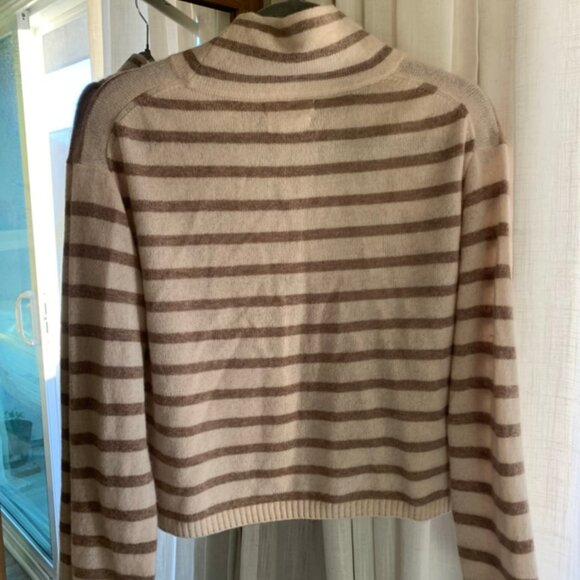 Soft striped Cashmere sweater mock neck - slightly cropped - Picture 4 of 4